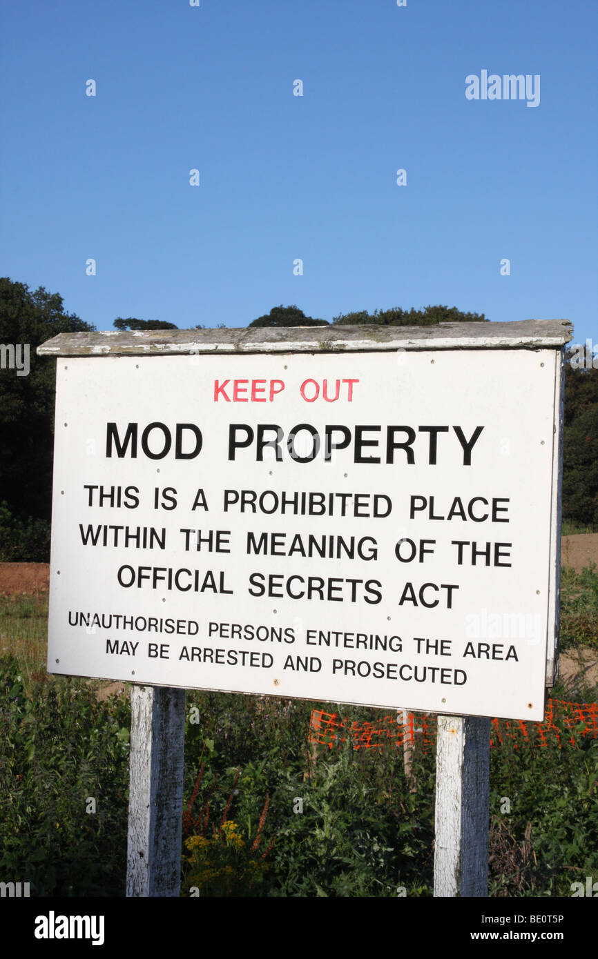 A warning sign at a Ministry of Defence site in the U.K. Stock Photo