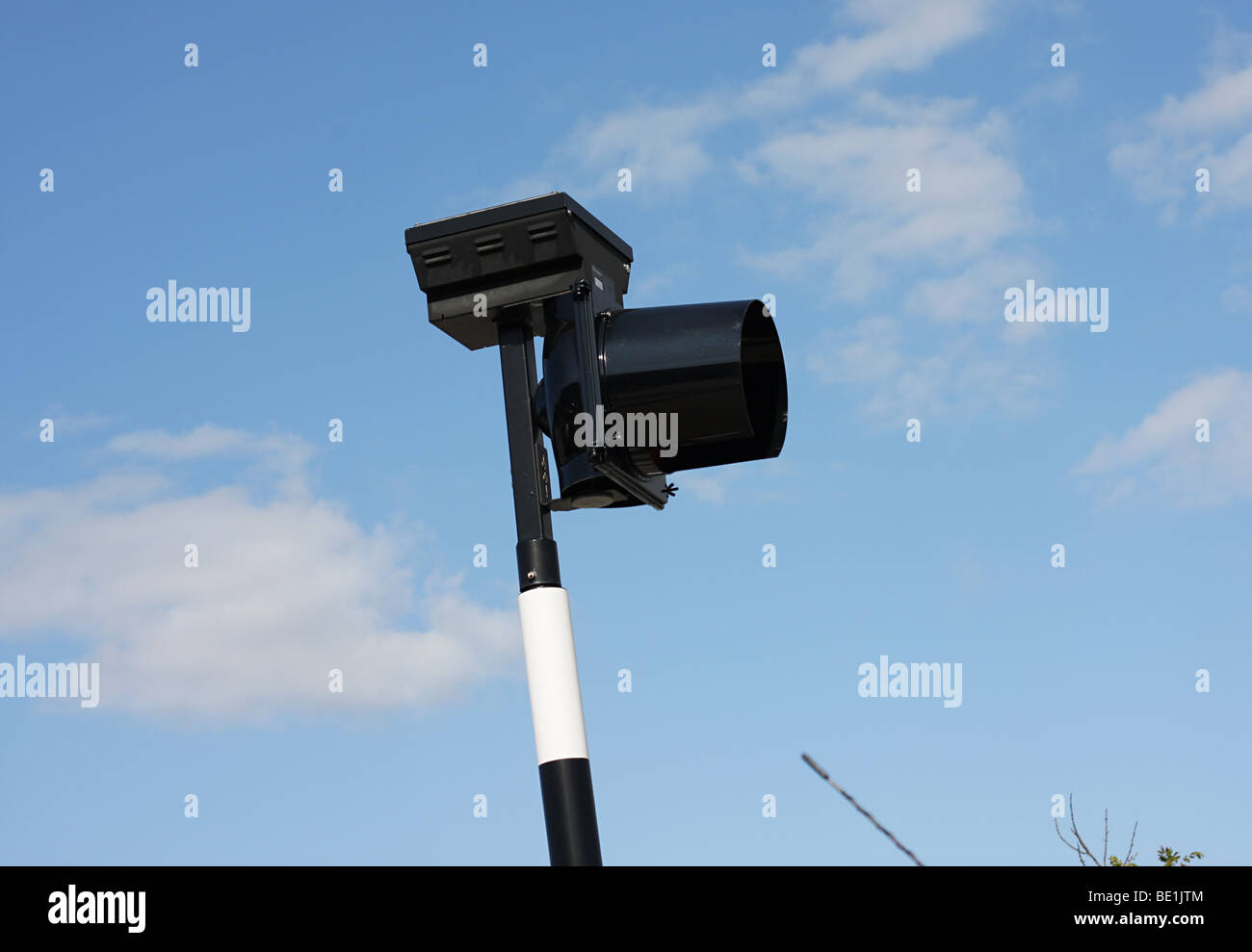 Pedestrian crossing light hi-res stock photography and images - Alamy
