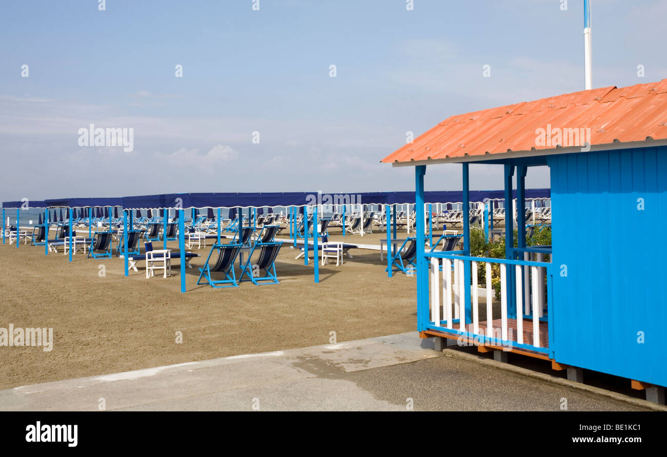 Turquoise Beach on the Mediterranean Sea in the town of Forte Dei Marmi,Tuscany, Italy Stock Photo