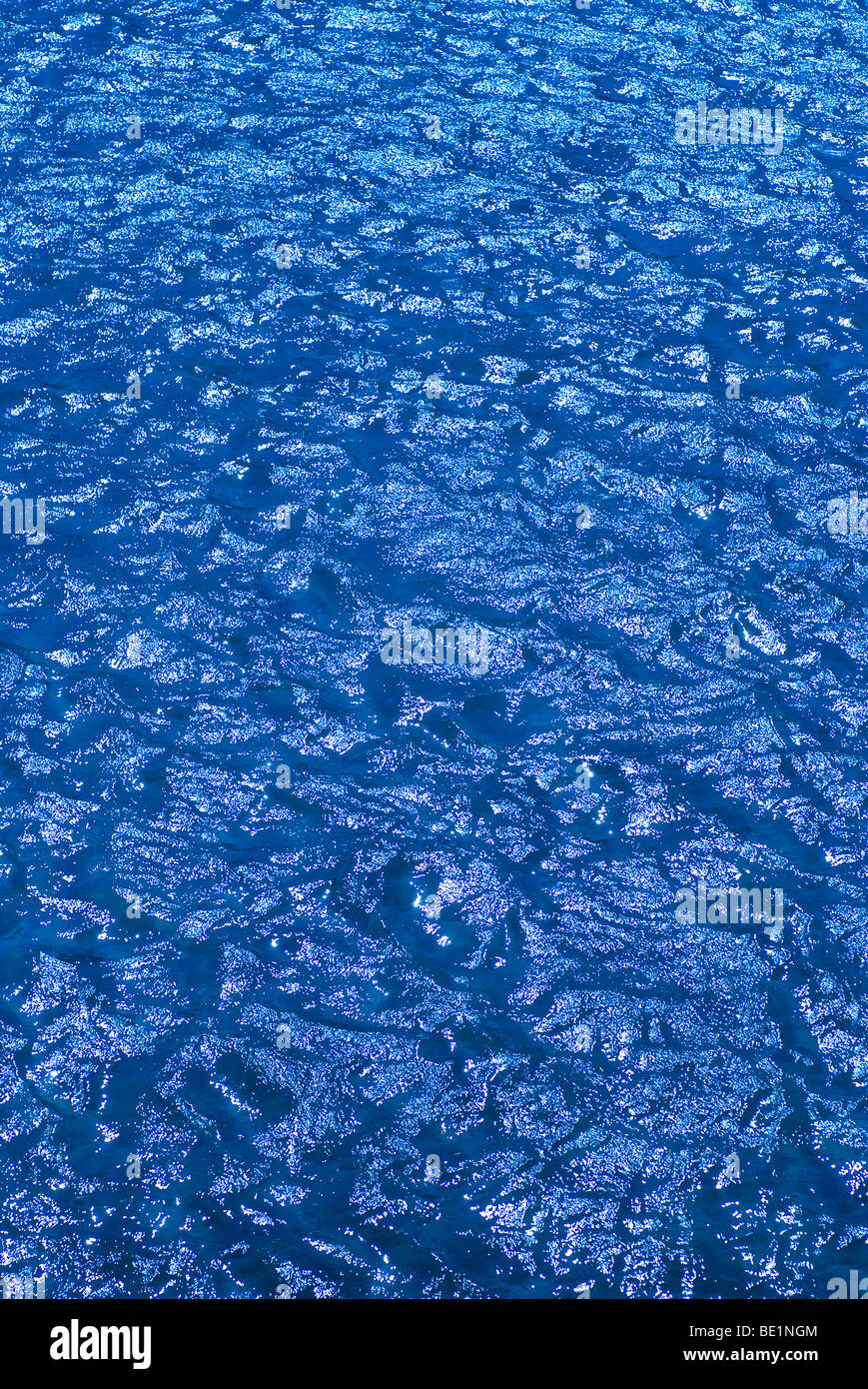 Strong wind more hi-res stock photography and images - Alamy