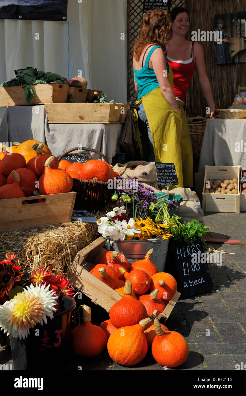 Orange Hokkaido pumpkins at organic food stall Stock Photo - Alamy