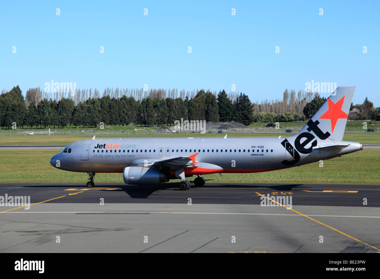 Jet Star airline Airbus A320 232 VH-VQS at Christchurch Airport, Canterbury,South Island,New Zealand Stock Photo