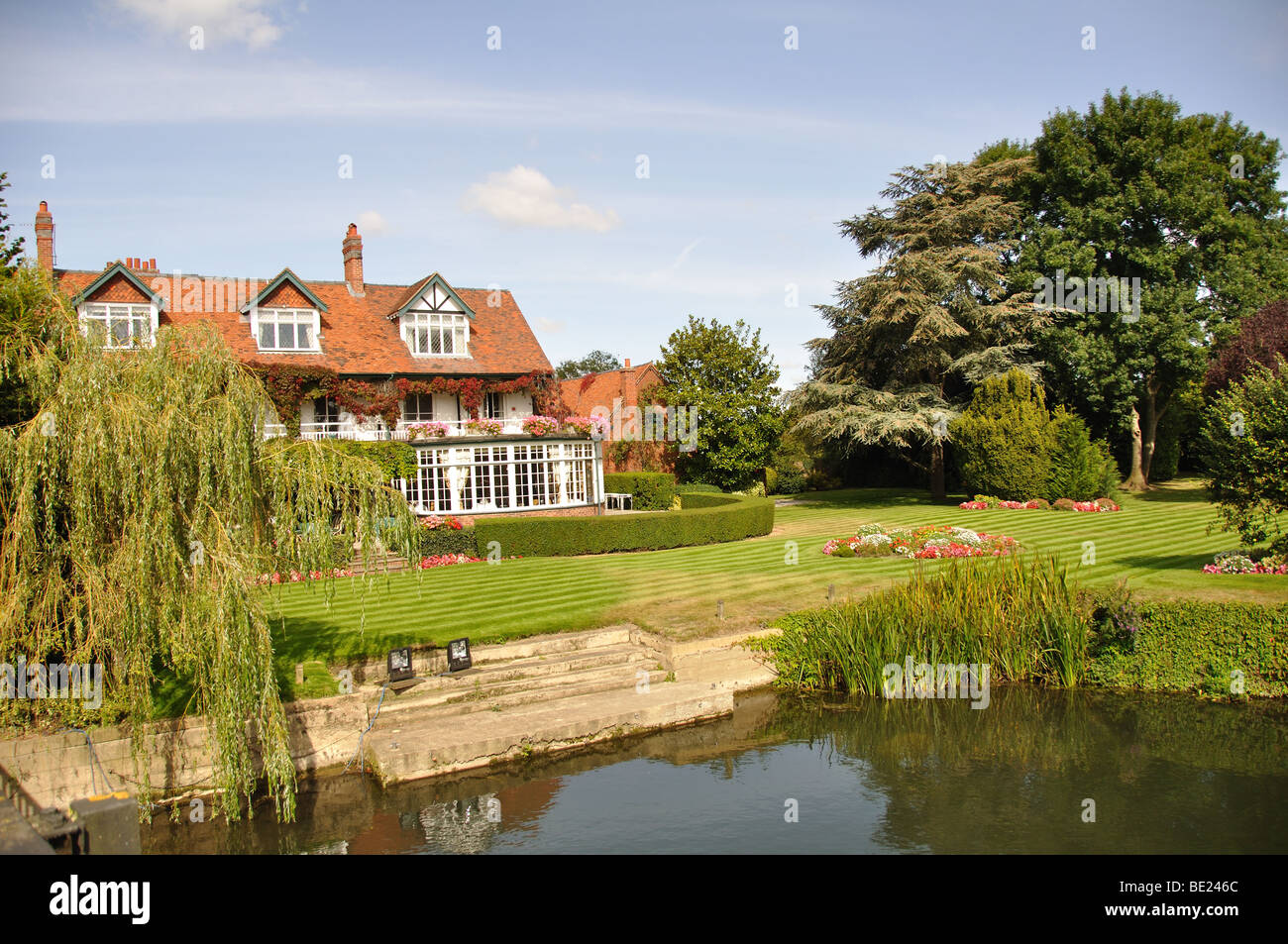 The "French Horn" Restaurant in Sonning, Berkshire, U.K Stock Photo Alamy