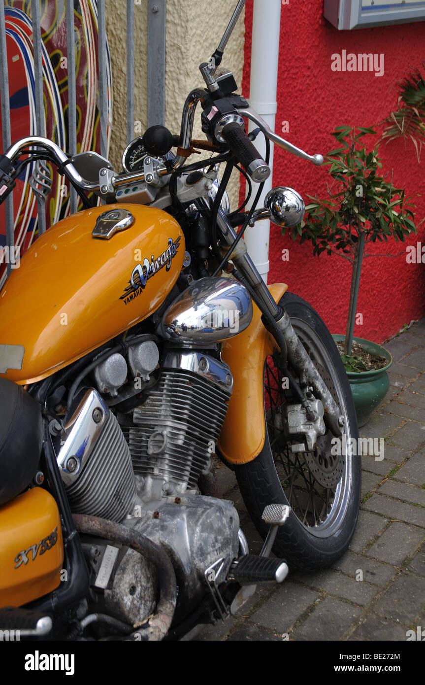 Motorbike, Yamaha Virago outside Thai Restaurant, Newquay Stock Photo