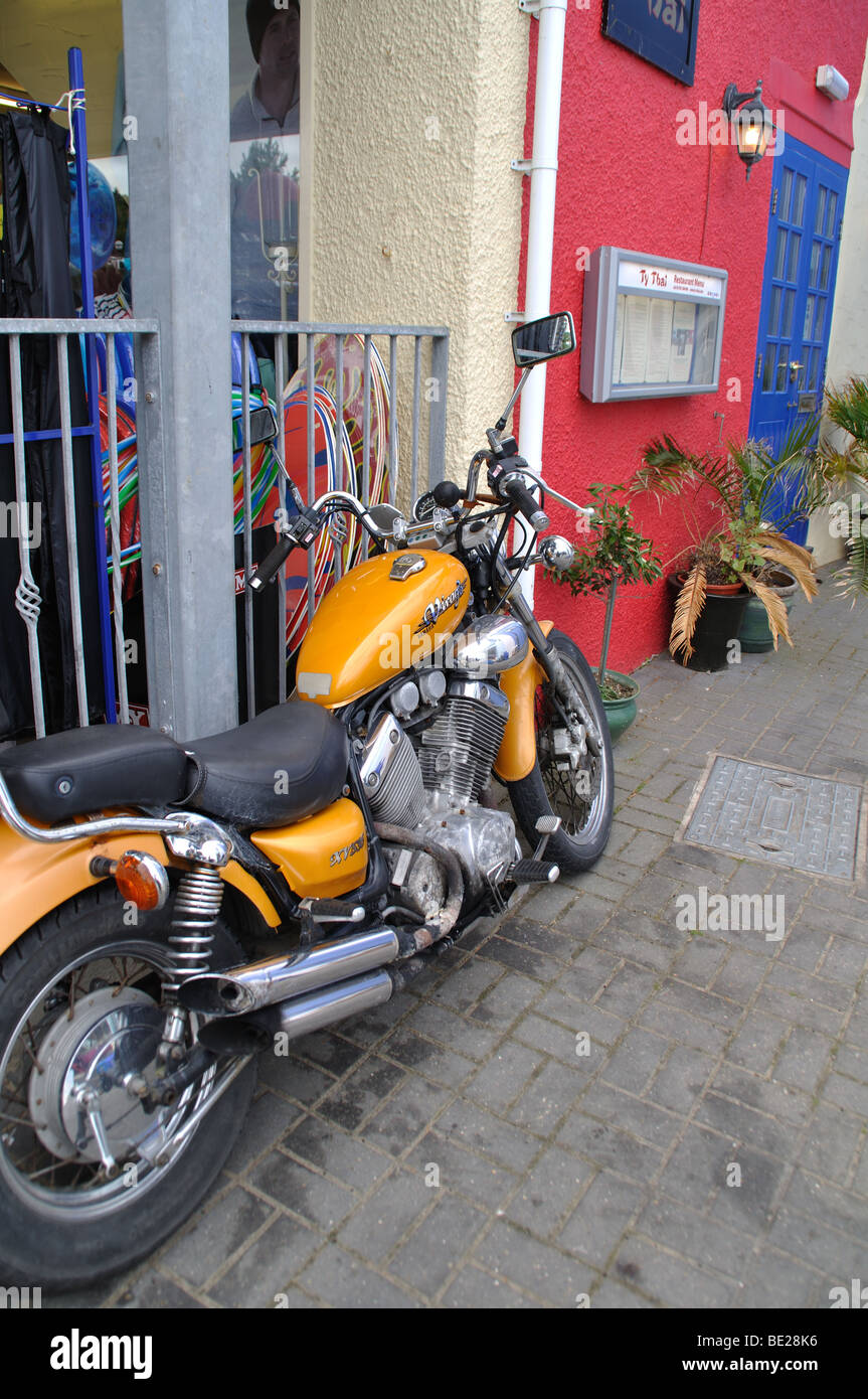 Motorbike, Yamaha Virago outside Thai Restaurant, Newquay Stock Photo