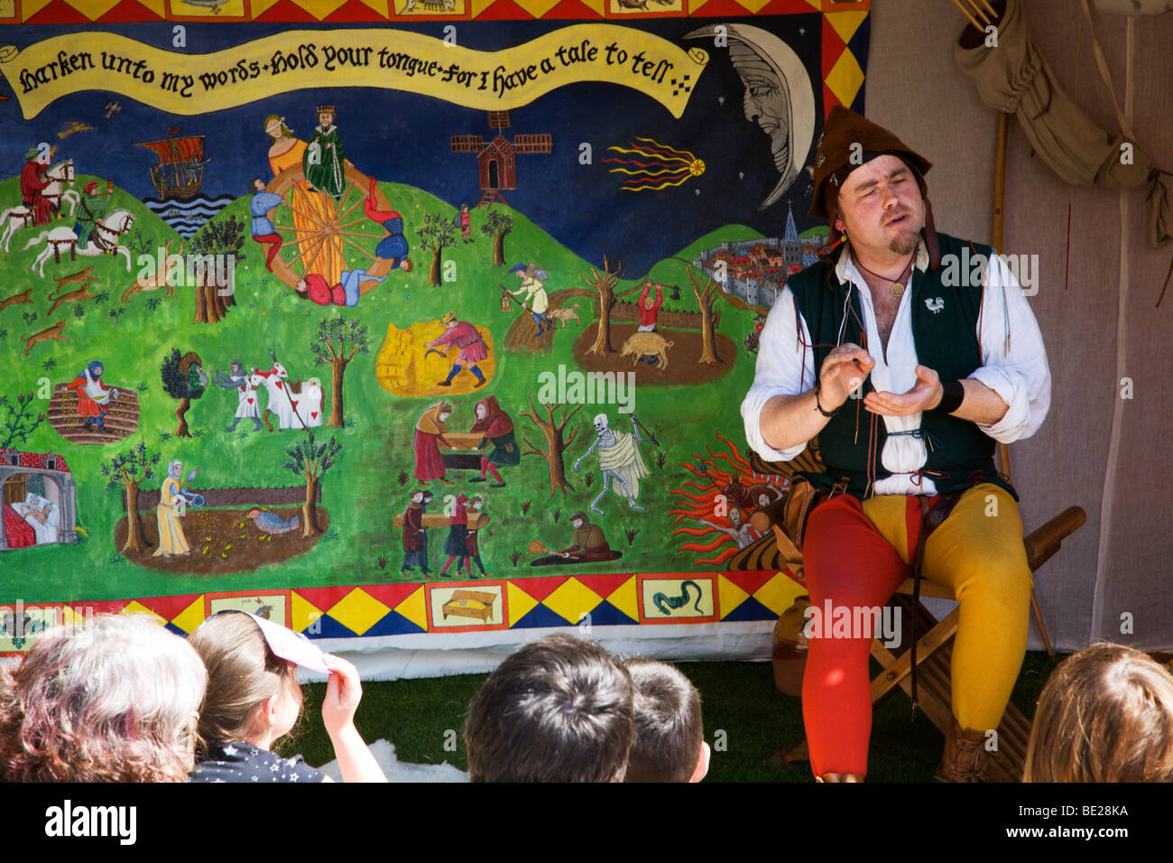 Story telling teller hires stock photography and images Alamy