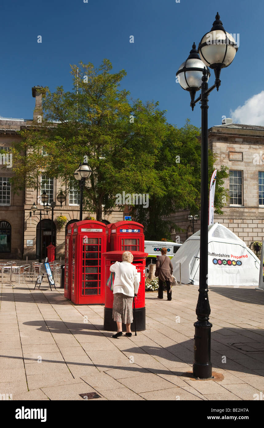 UK, England, Staffordshire, Stafford, Market Square, K6 phone boxes Stock Photo