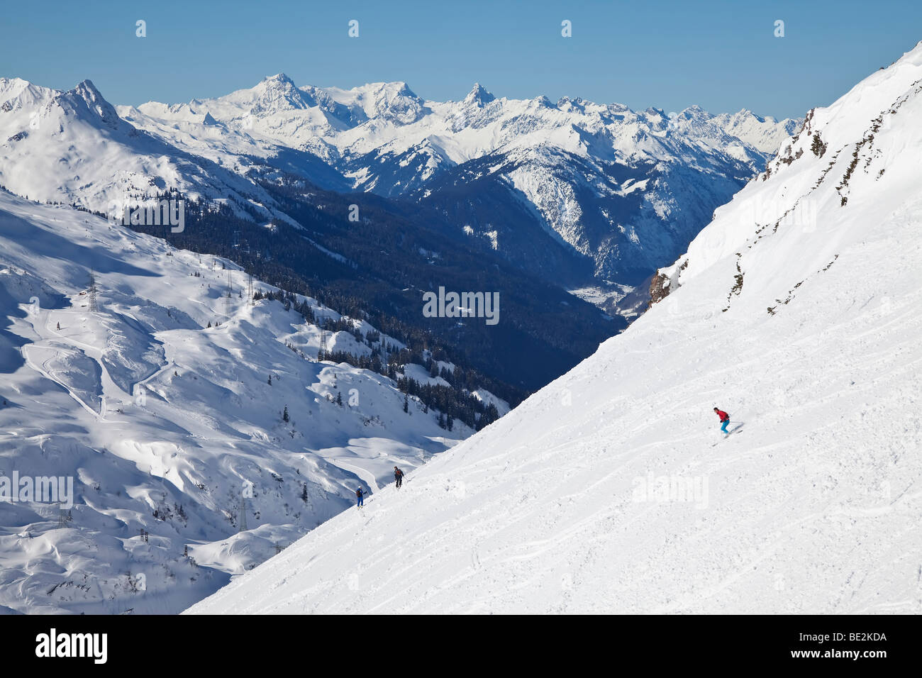 Europe, Austria, Tirol. St. Anton am Arlberg, resort pistes and mountain ranges Stock Photo