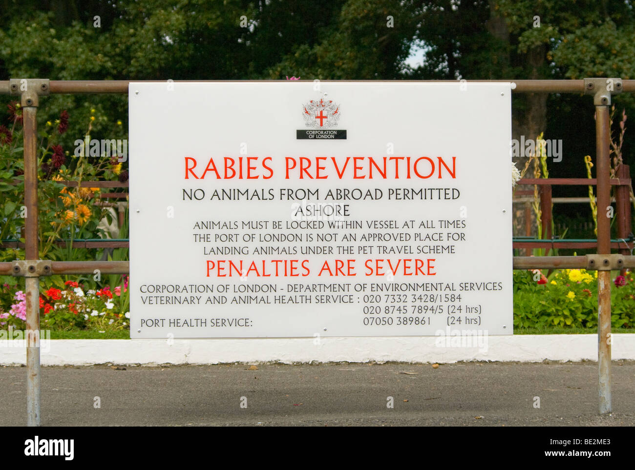 Corporation Of London Rabies Notice Mounted On Railings Stock Photo