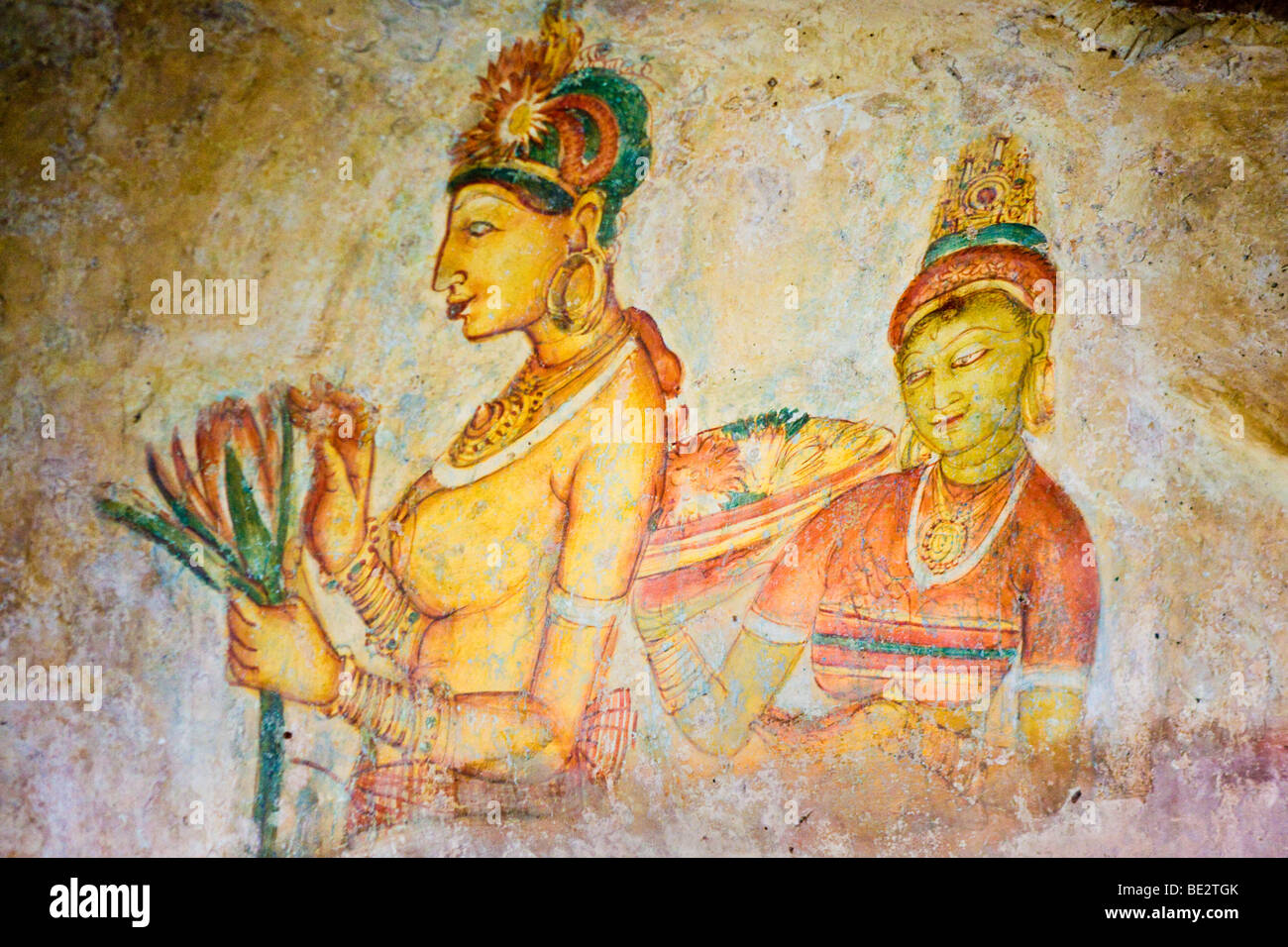 Wall paintings in a cave at Sigiriya (Sri Lanka Stock Photo Alamy