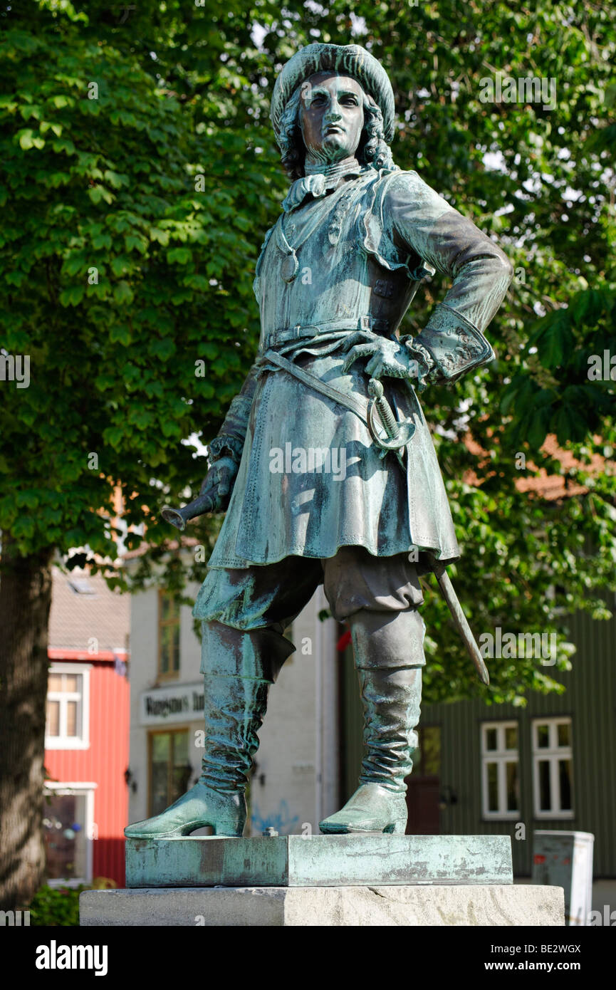 Statue of Peter Jansen Wessel, Tordenskjold, Peter Wessel, Peter  Tordenskjold, 1691-1720, naval hero, Trondheim, Norway, Scandi Stock Photo  - Alamy