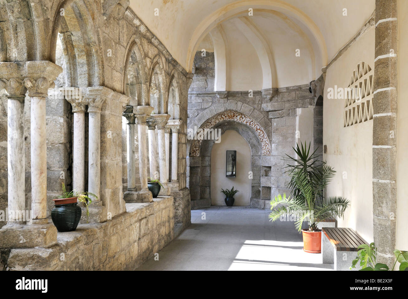 Gothic cloister in the former Franciscan monastery, Evora, UNESCO World Heritage Site, Alentejo, Portugal, Europe Stock Photo