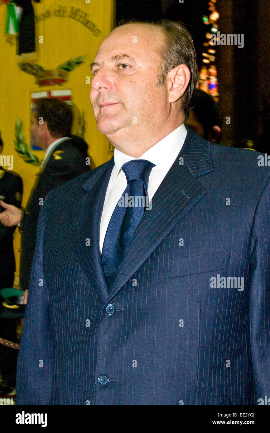 Gerry Scotti Portrait High Resolution Stock Photography And Images Alamy https www alamy com stock photo gerry scotti funeral of mike bongiorno milan italy 12 september 2009 25881090 html