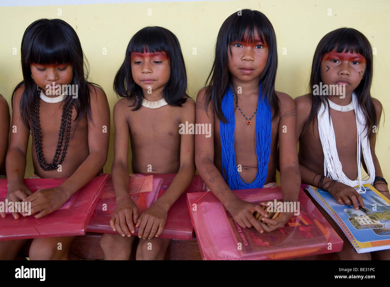 Xingu young  girls Xingu indian child girl hi-res stock photography and images - Alamy