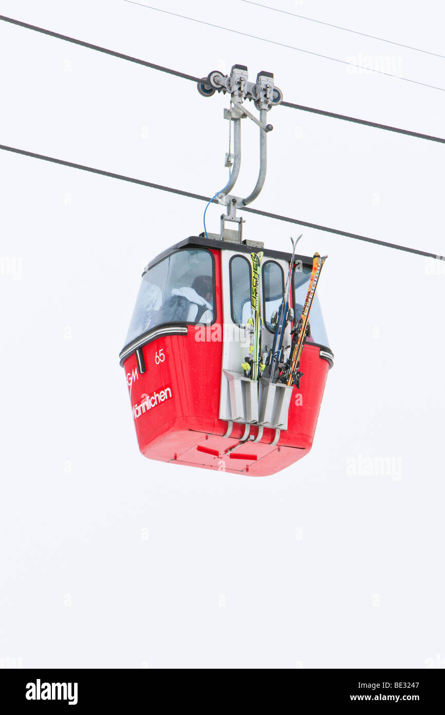 Brightly coloured Grindelwald Grund Gondola ski lift, Grindelwald, Jungfrau region, Bernese Oberland, Swiss Alps, Switzerland Stock Photo