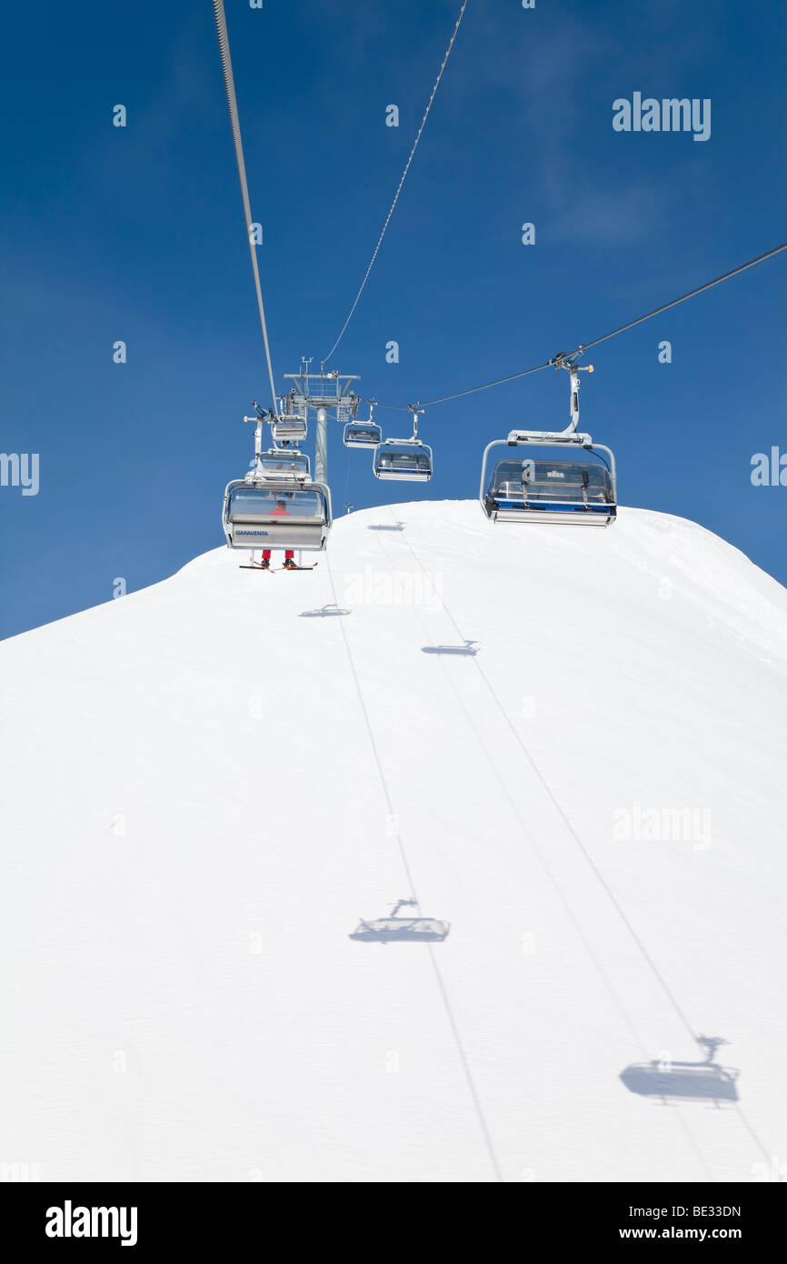 Chairlift above First, Grindelwald, Jungfrau region, Bernese Oberland, Swiss Alps, Switzerland Stock Photo