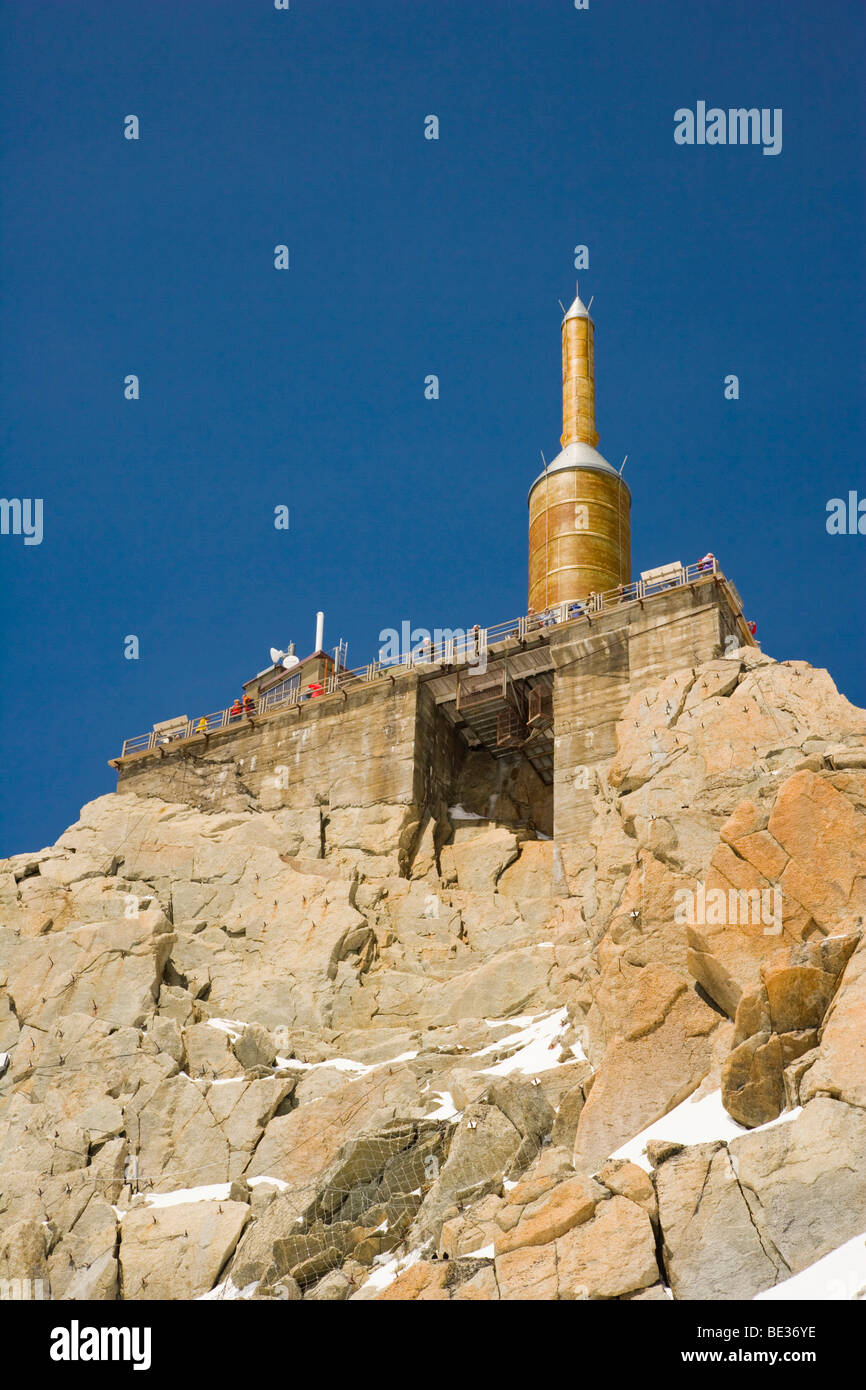 Upper terrace and summit tower at the top of the Aiguille Du Midi ...
