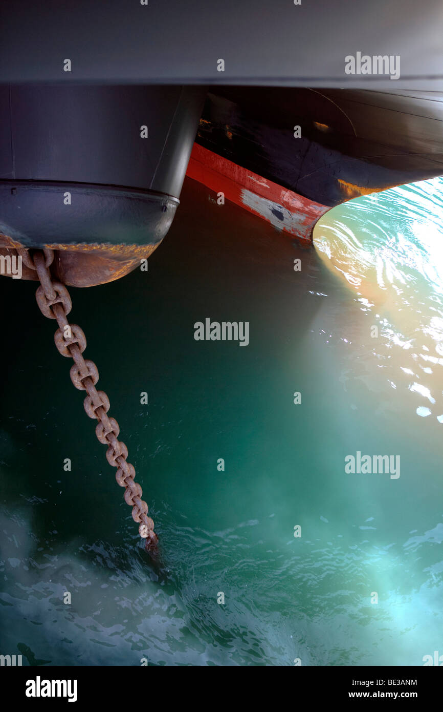 Anchor chain, ship's bow Stock Photo - Alamy