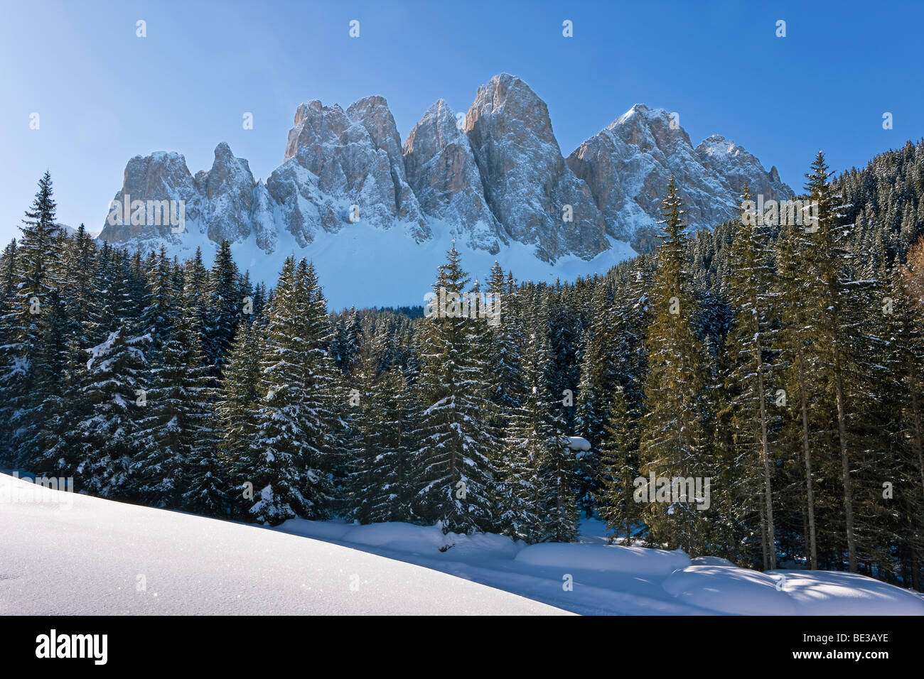 Winter landscape, Le Odle Group/Geisler Spitzen, Val di Funes, Italian Dolomites mountains, Trentino-Alto Adige, South Tirol Stock Photo