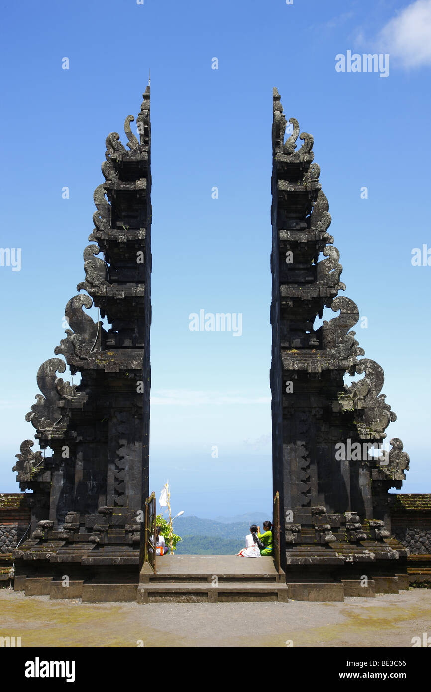 Sacrificial ceremony, Pura Pasara Agung, Mount Agung, 2567m, Bali, Republic of Indonesia, Southeast Asia Stock Photo