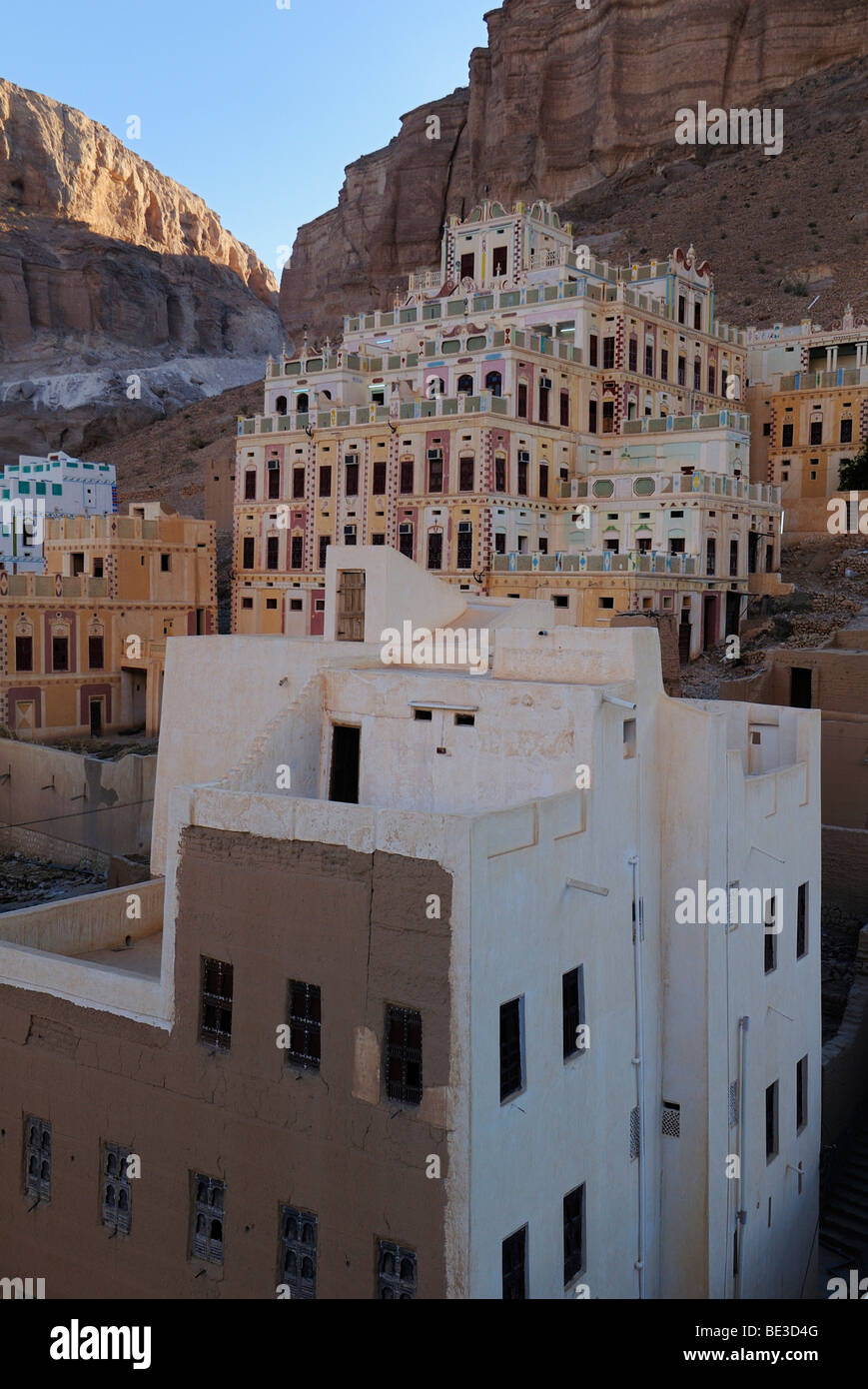 Historic Khaylla, Khaylah adobe village, Wadi Doan, Wadi Hadramaut, Yemen, Arabia, Southwest Asia Stock Photo