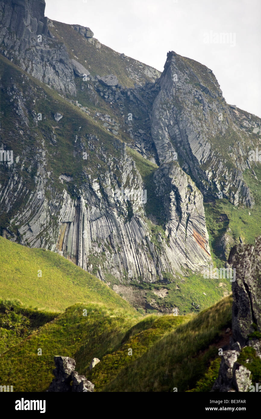 Basalt columns on the Puy de Sancy volcano slopes (France). Orgues basaltiques sur les flancs du volcan Puy de Sancy (France). Stock Photo