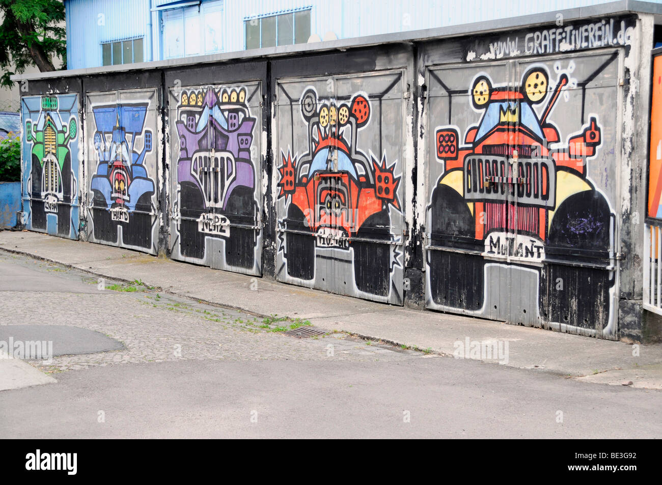 Garagentor graffiti hi-res stock photography and images - Alamy
