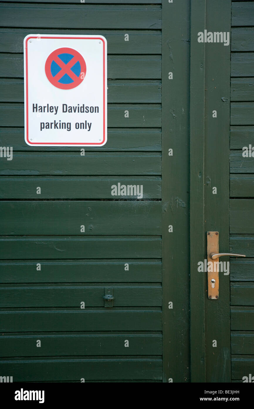 Harley davidson parking only sign hi-res stock photography and