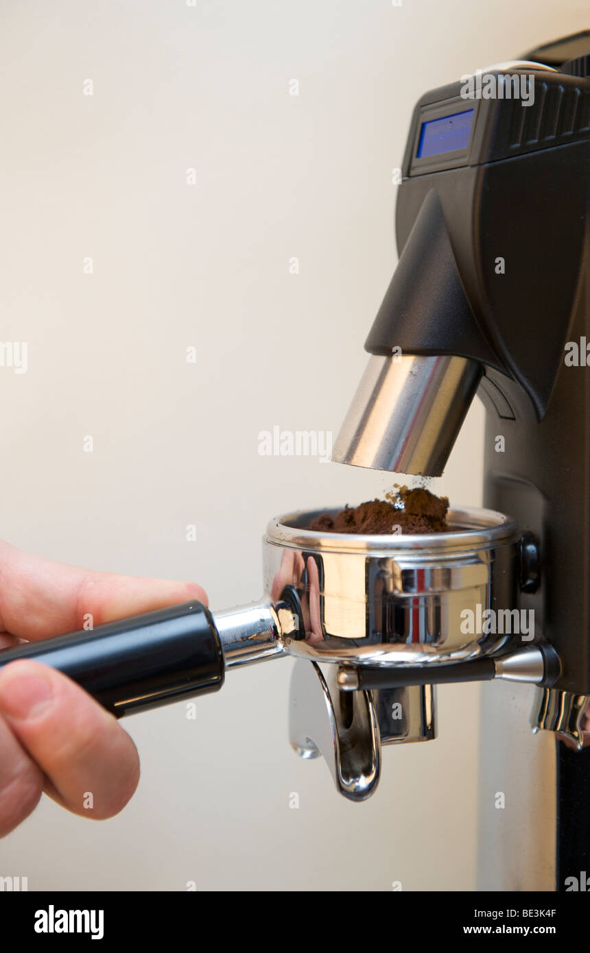 Professional preparation of espresso with an espresso machine Step 1