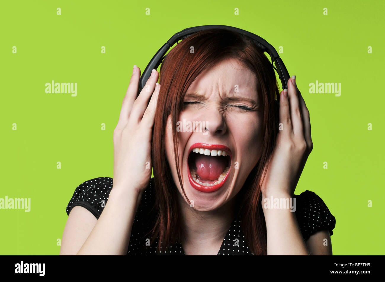 Loud music hires stock photography and images Alamy