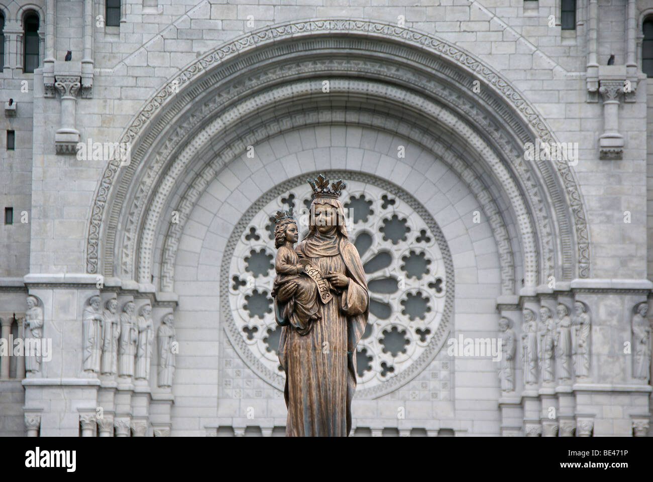 Basilique SteAnne de Beaupré, basilica set along the Saint Lawrence