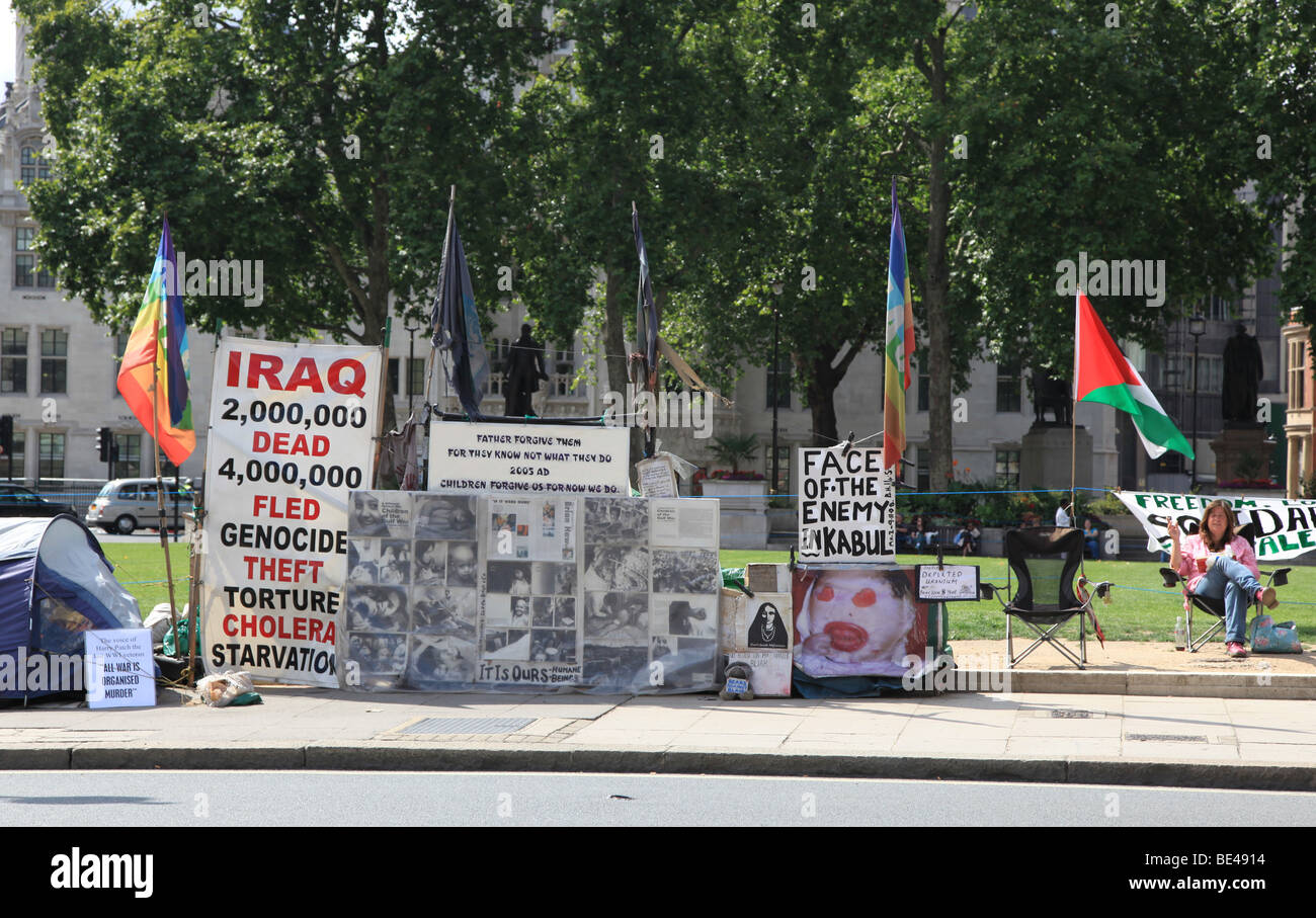 Protest at Parliment Square against the injustice and suffering caused to the people of Iraq. Stock Photo