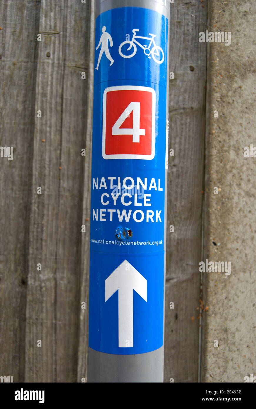 National cycle route 4 london hi-res stock photography and images - Alamy