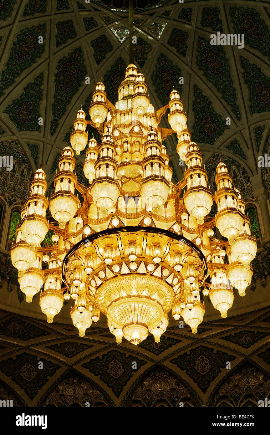 Huge chandelier in the central prayer hall at the Sultan Qaboos Grand Mosque, Muscat, Sultanate of Oman, Arabia, Middle East Stock Photo