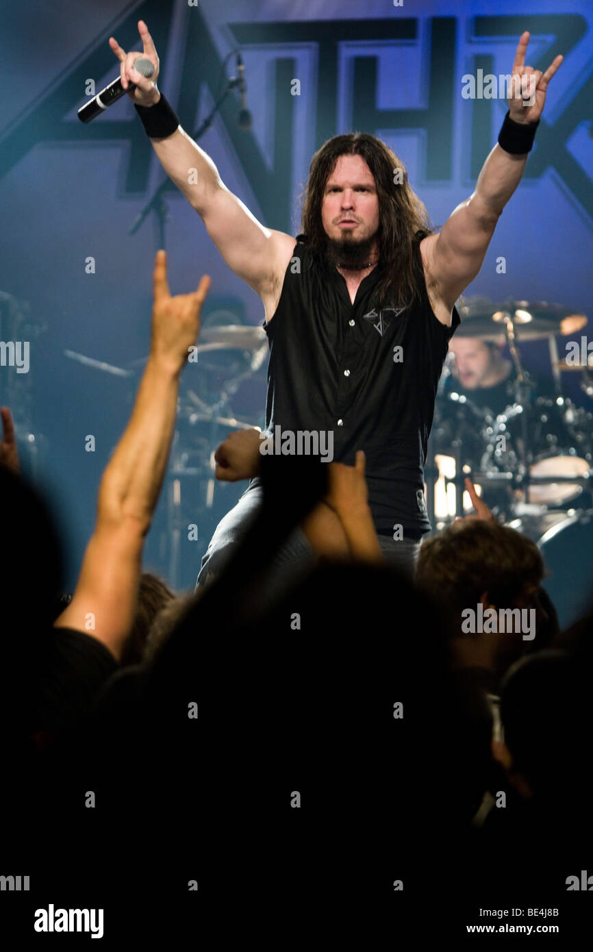 Metal singer hi-res stock photography and images - Alamy