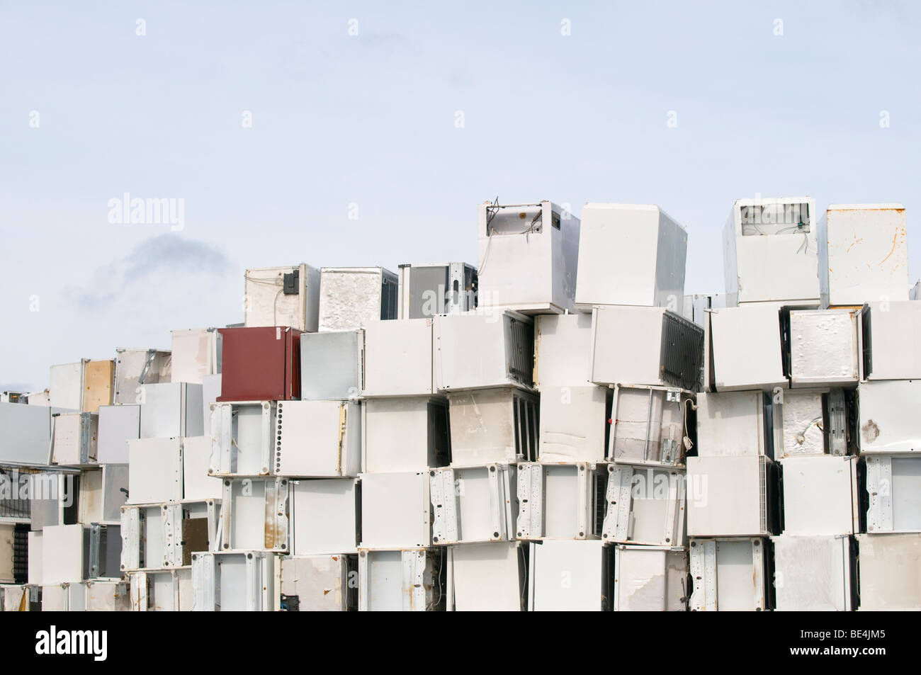 Dumped refrigerator hires stock photography and images Alamy