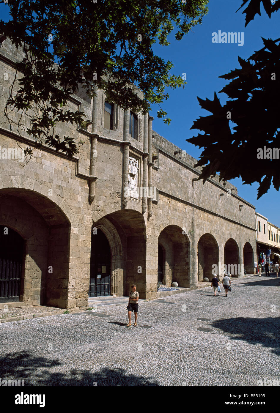 Old town, Rhodes, Greece, with walls to the Palace of the Grand Masters Stock Photo