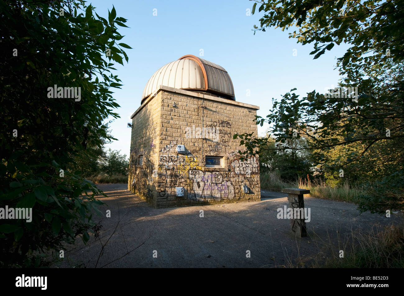 Abandoned and vandalised old astronomy observatory in Sheffield Stock Photo