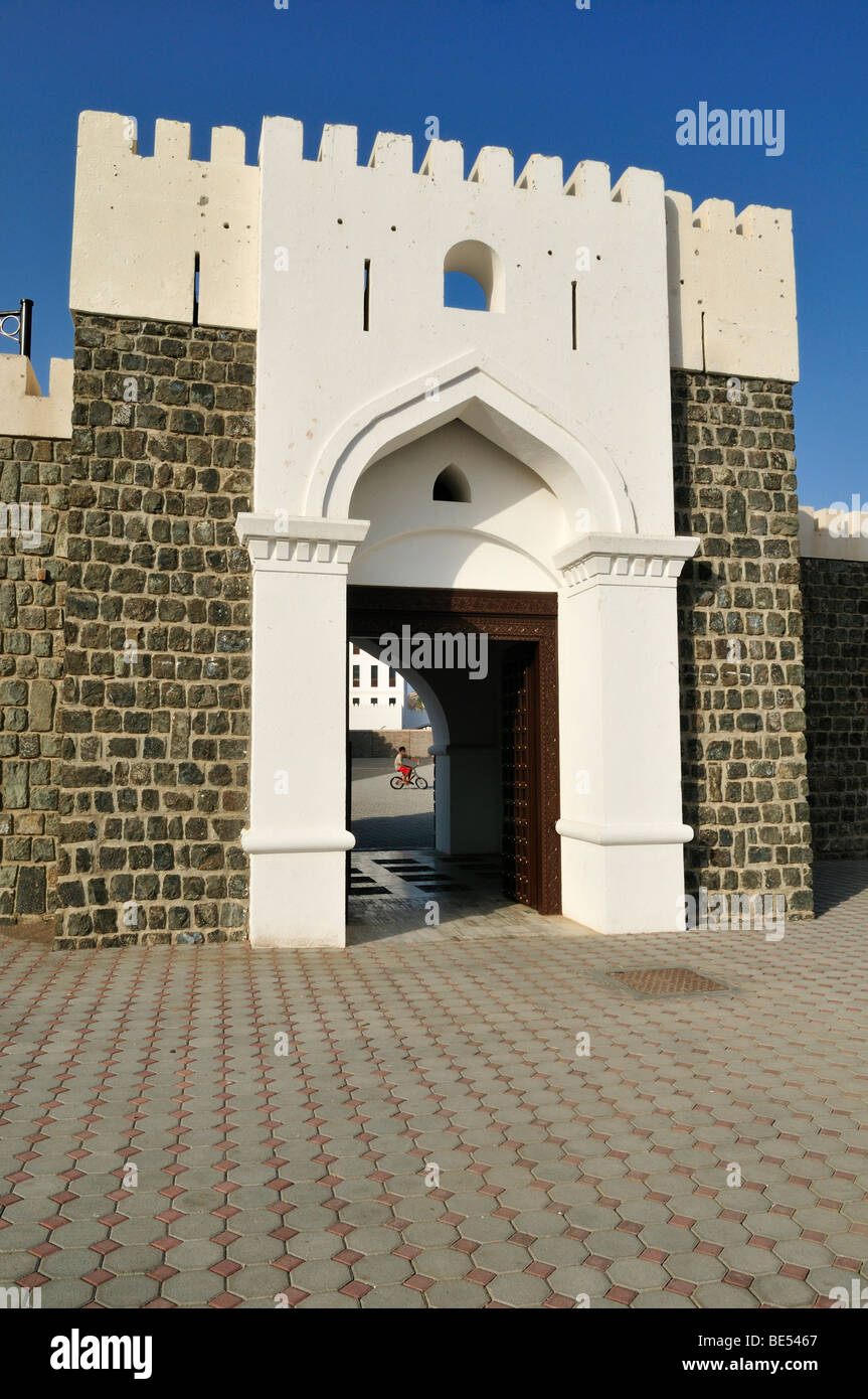 Historic city wall and gate of Muscat, Sultanate of Oman, Arabia, Middle East Stock Photo