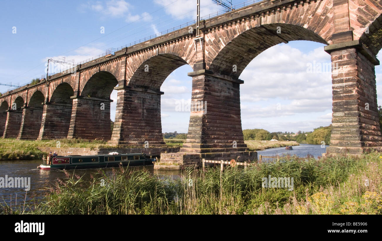 Construction arches building buildings train 20 boat narrow narrowboat