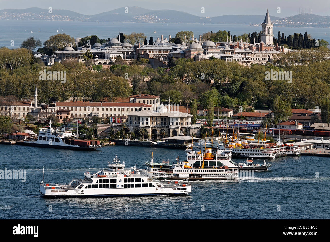 Topkapi Palace and boat jetty Sarayburnu, view from the Galata Tower Istanbul, Turkey Stock Photo