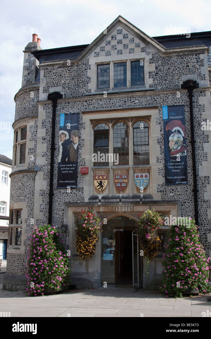 winchester town centre hampshire england uk gb Stock Photo Alamy