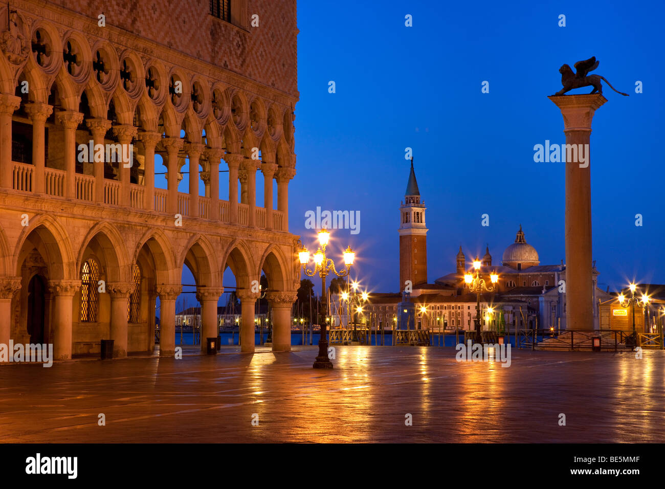 Column doges palace venice italy hi-res stock photography and images ...