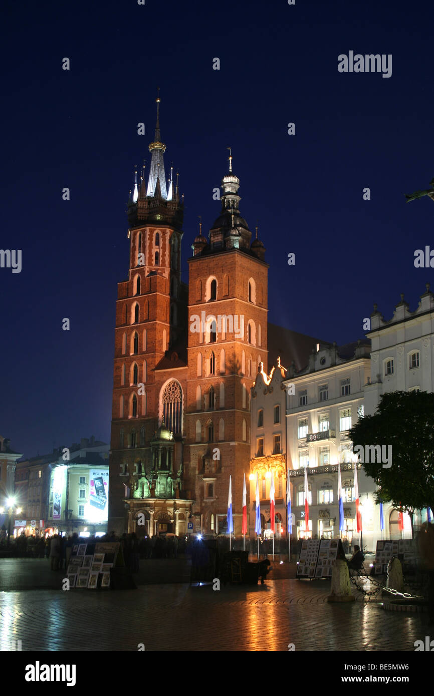 Church of St Mary - Kosciol Mariacki - in the Market Square Cracow at night Stock Photo