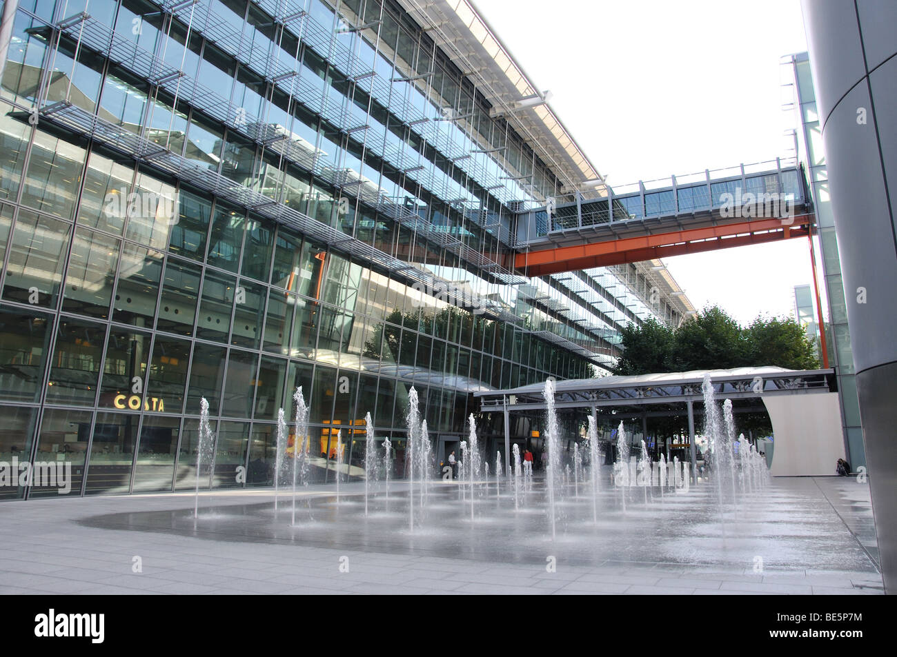 Inner courtyard fountain, Terminal 5, Heathrow Airport. London Borough of Hounslow, Greater London, England, United Kingdom Stock Photo