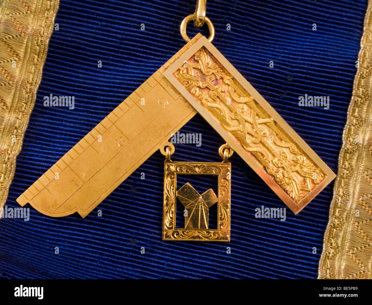 Masonic Past Master Silver Collar With Blue Backing & Jewel – Freemason Regalia (Made In USA)