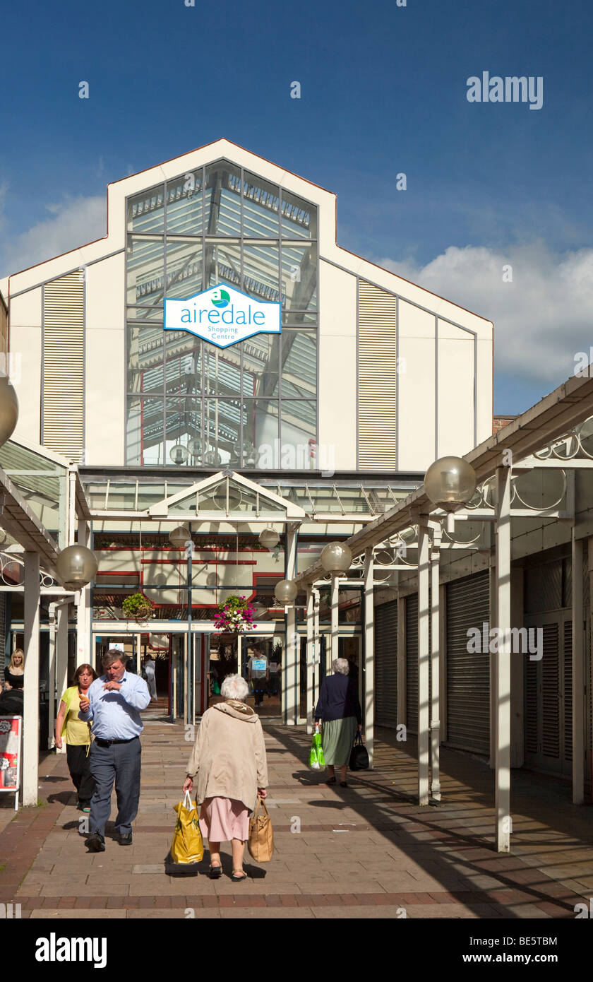 UK, England, Yorkshire, Keighley, Airedale Shopping Centre entrance