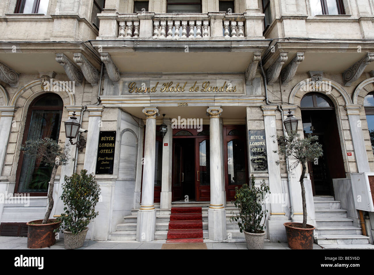 Grand Hotel de Londres, historic facade, Pera, Beyoglu, Istanbul, Turkey Stock Photo