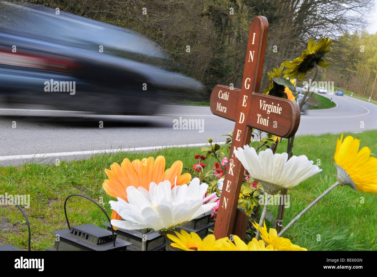 Commemorative cross of the 'Speeder-Offender-Victim' foundation, accident site on the Ruegen Island, on the highway B96 between Stock Photo