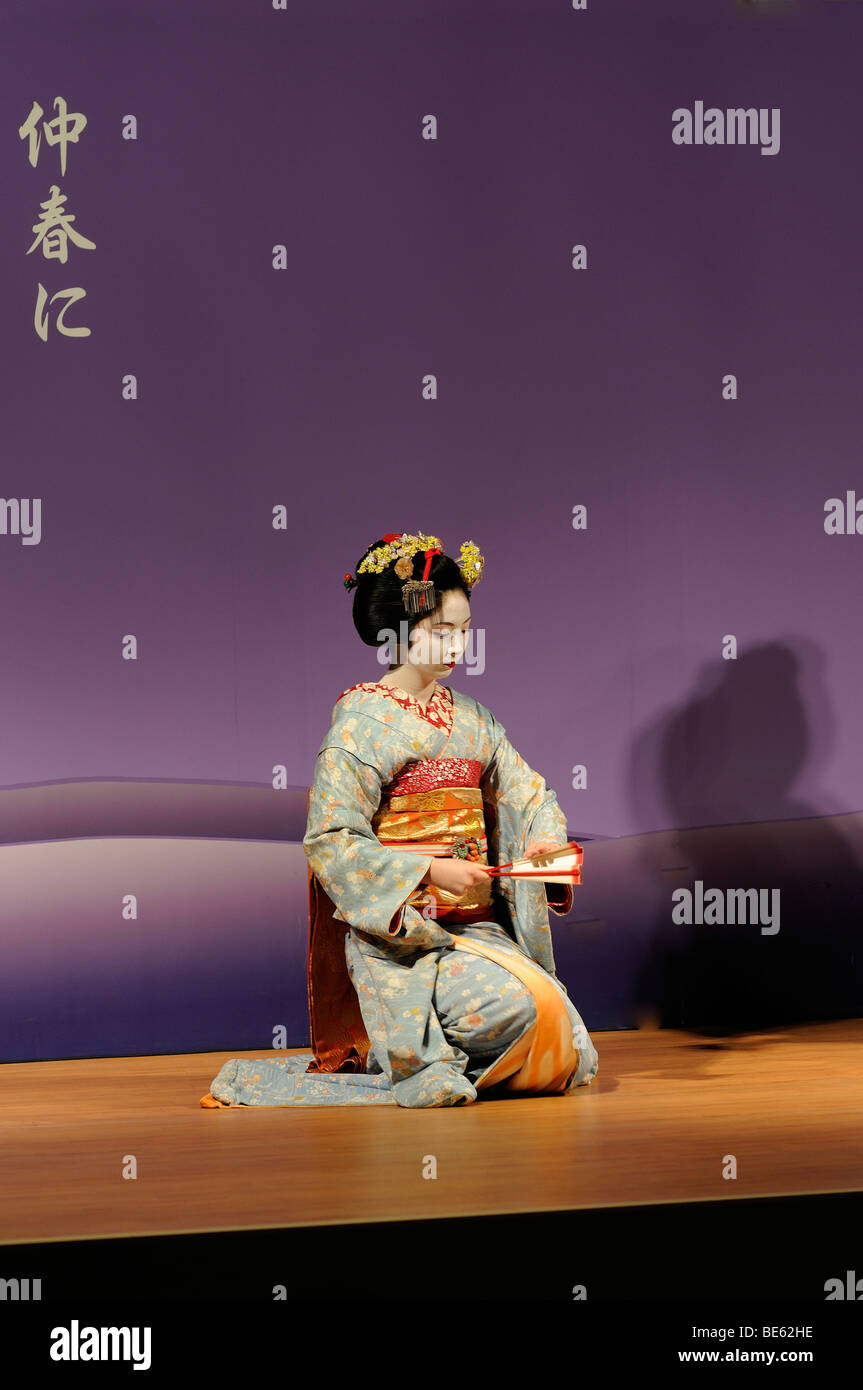 Maiko fan dance, performance in a public openair theater in Kyoto